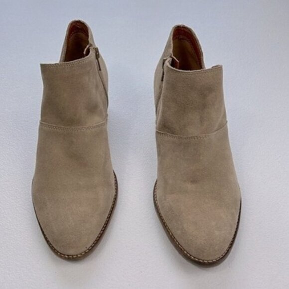 Lucky Brand Brekke Suede Booties Taupe Pull-on Low Heel Asymmetric Ankle Shoes 9 - Picture 4 of 9